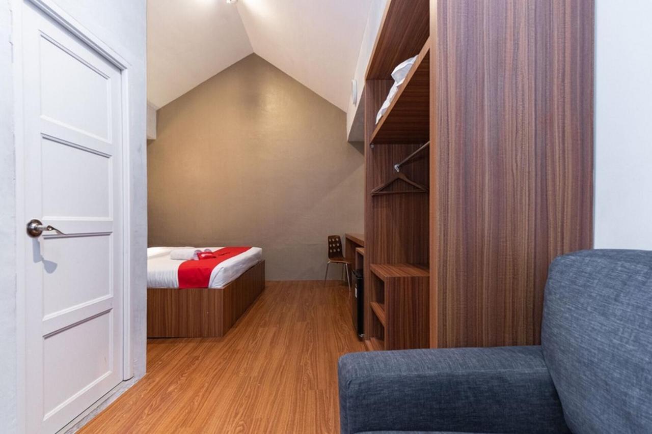 Reddoorz Premium Near Centre Point Mall Medan Luaran gambar