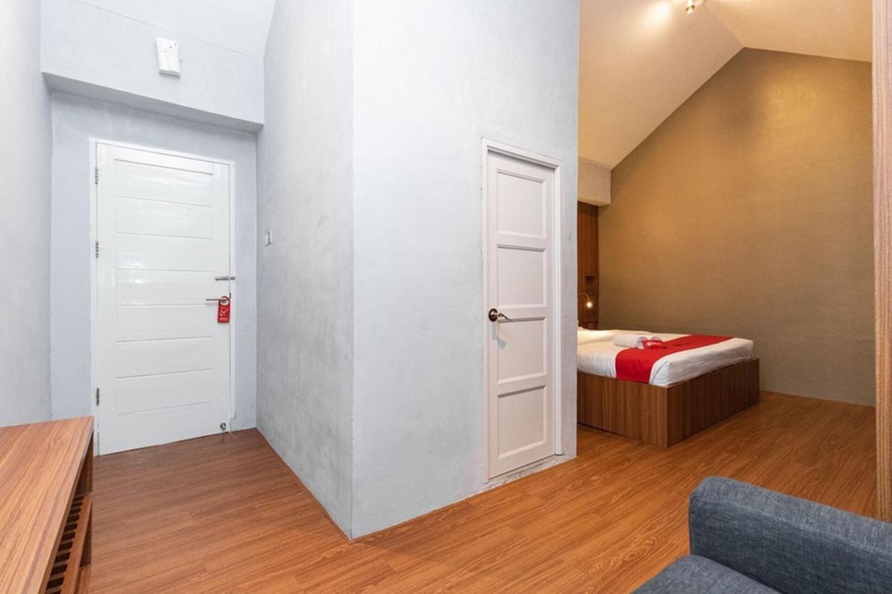 Reddoorz Premium Near Centre Point Mall Medan Luaran gambar