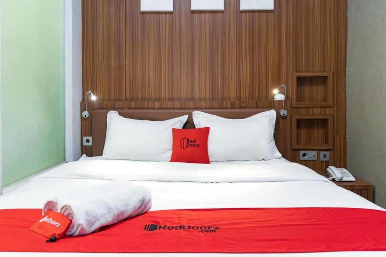 Reddoorz Premium Near Centre Point Mall Medan Luaran gambar