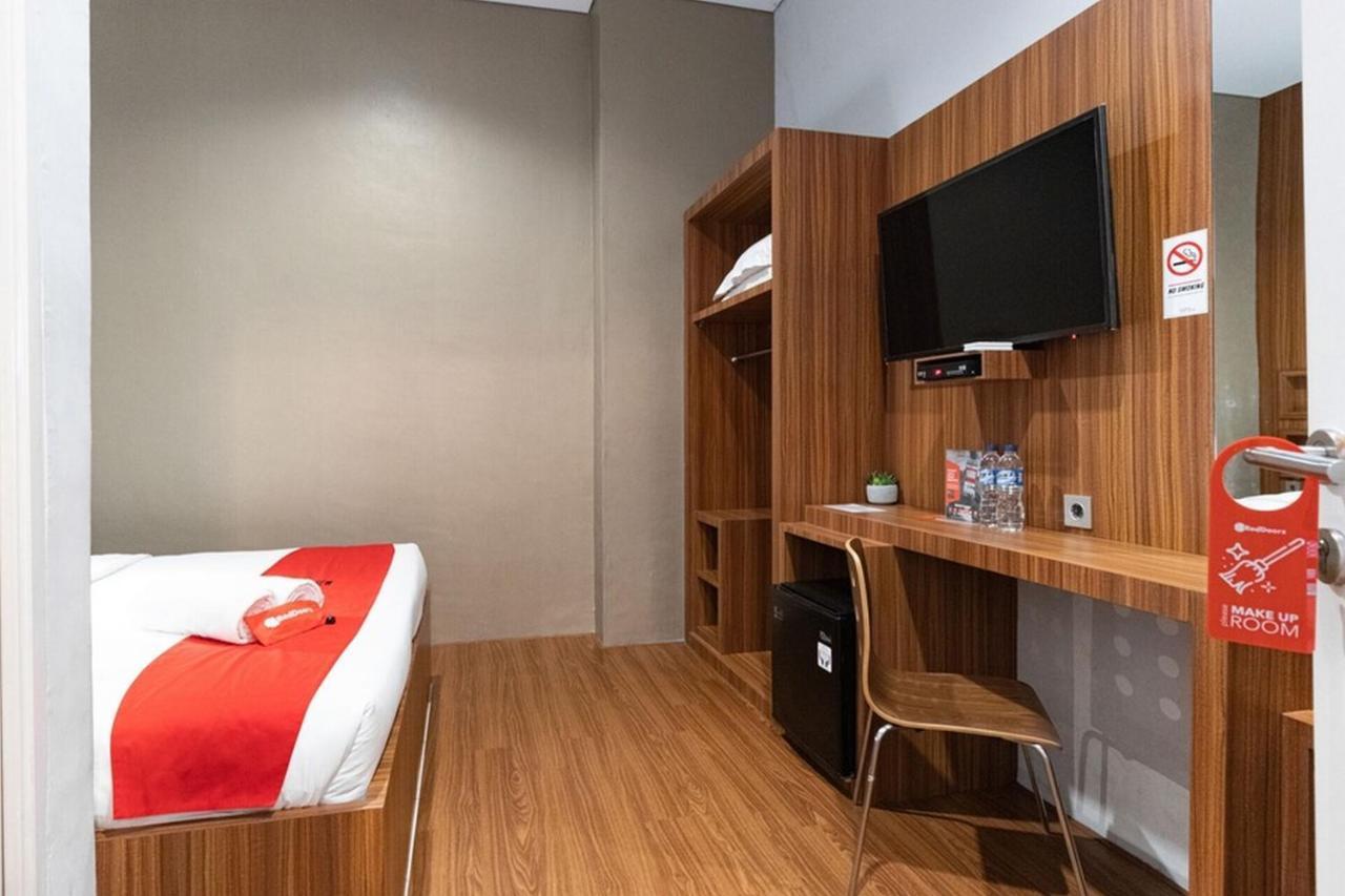 Reddoorz Premium Near Centre Point Mall Medan Luaran gambar