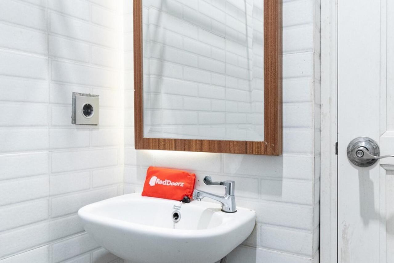 Reddoorz Premium Near Centre Point Mall Medan Luaran gambar