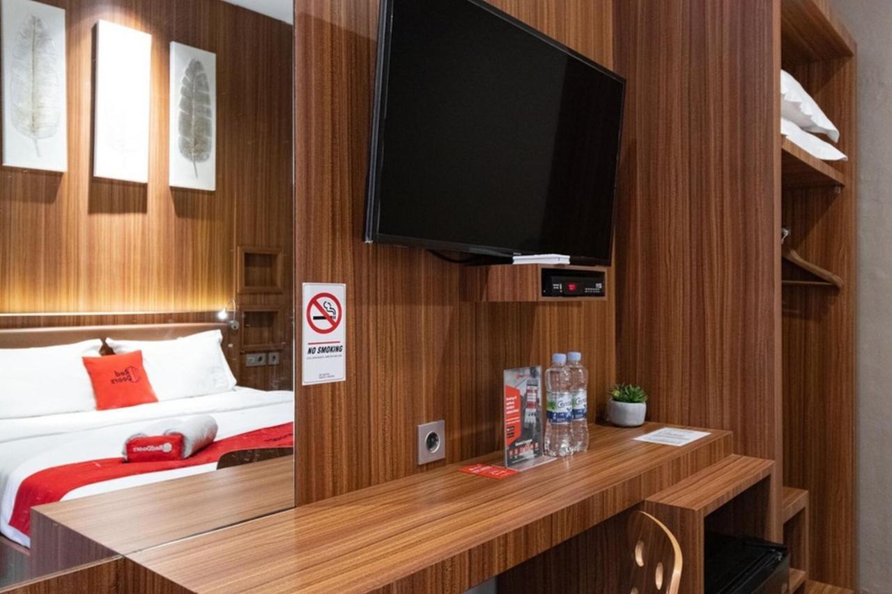 Reddoorz Premium Near Centre Point Mall Medan Luaran gambar