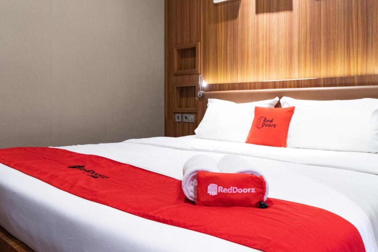 Reddoorz Premium Near Centre Point Mall Medan Luaran gambar