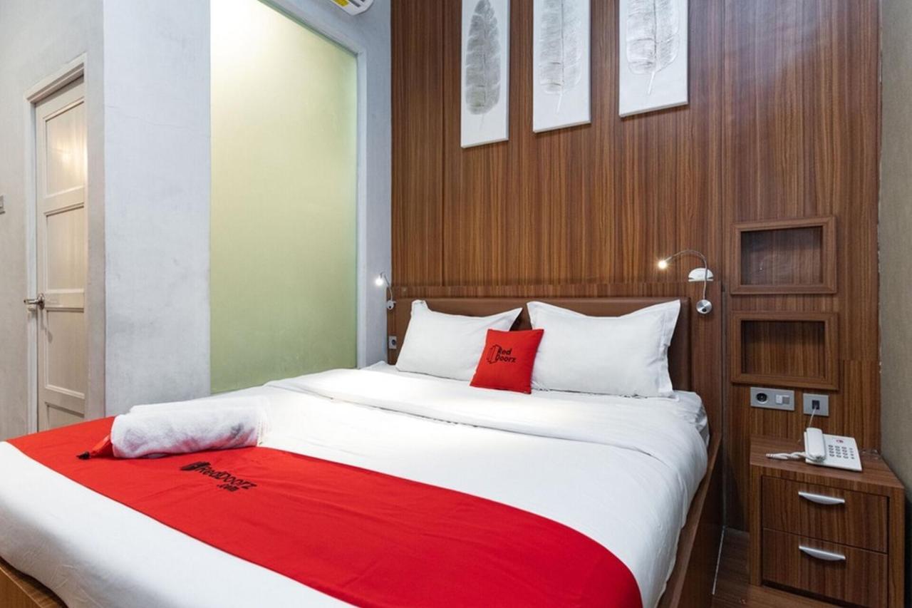 Reddoorz Premium Near Centre Point Mall Medan Luaran gambar